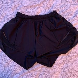 LULULEMON HOTTY HOT SHORTS